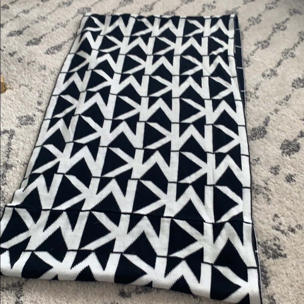 Michael Kors black and white infinity scarf